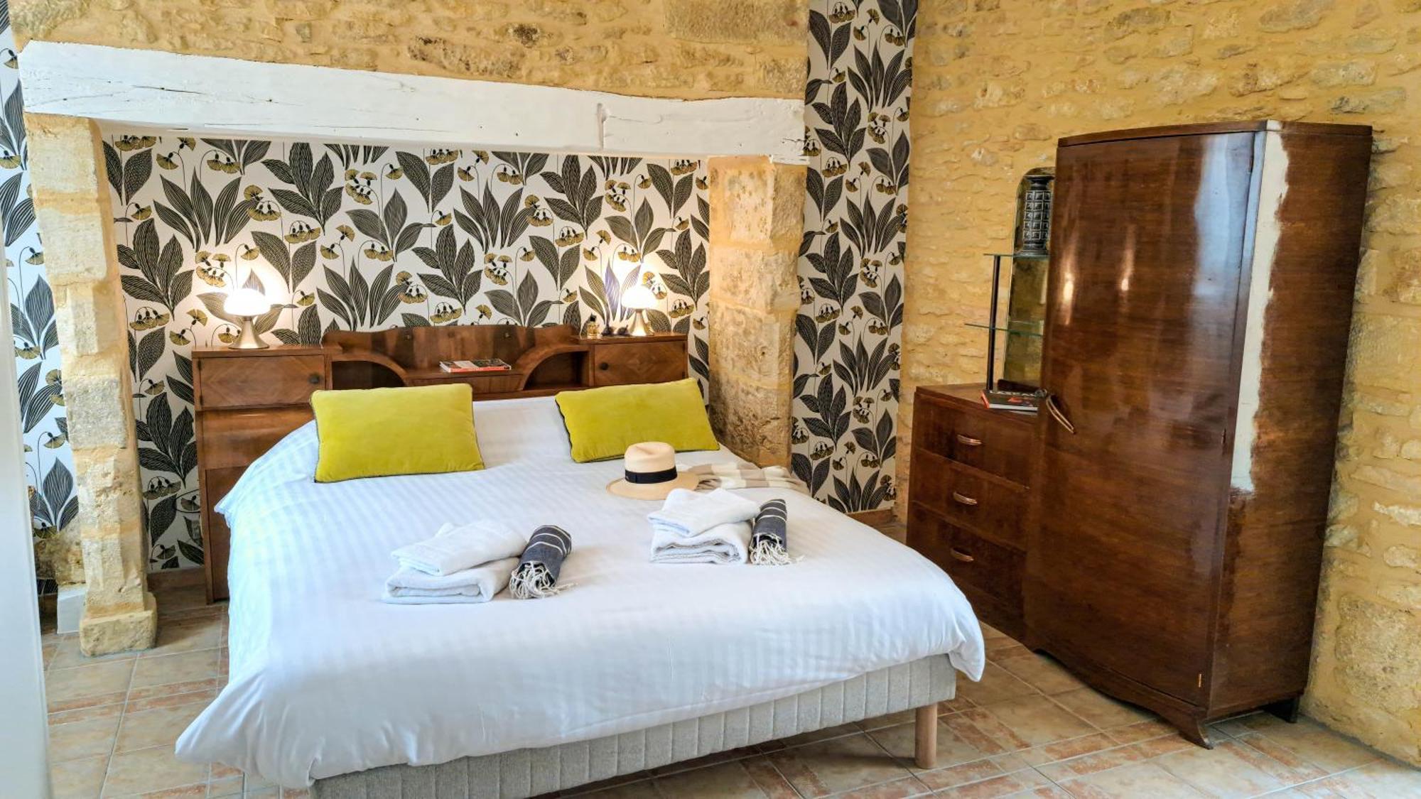 Aux Bories De Marquay, D'hotes Avec Piscine Et Pres De Sarlat *